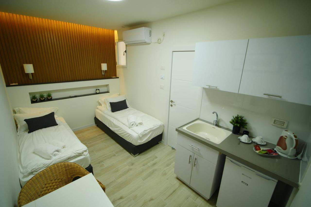 Exclusive Guest Room Bene Beraq Екстер'єр фото