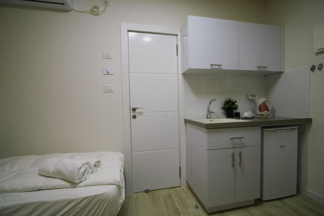 Exclusive Guest Room Bene Beraq Екстер'єр фото