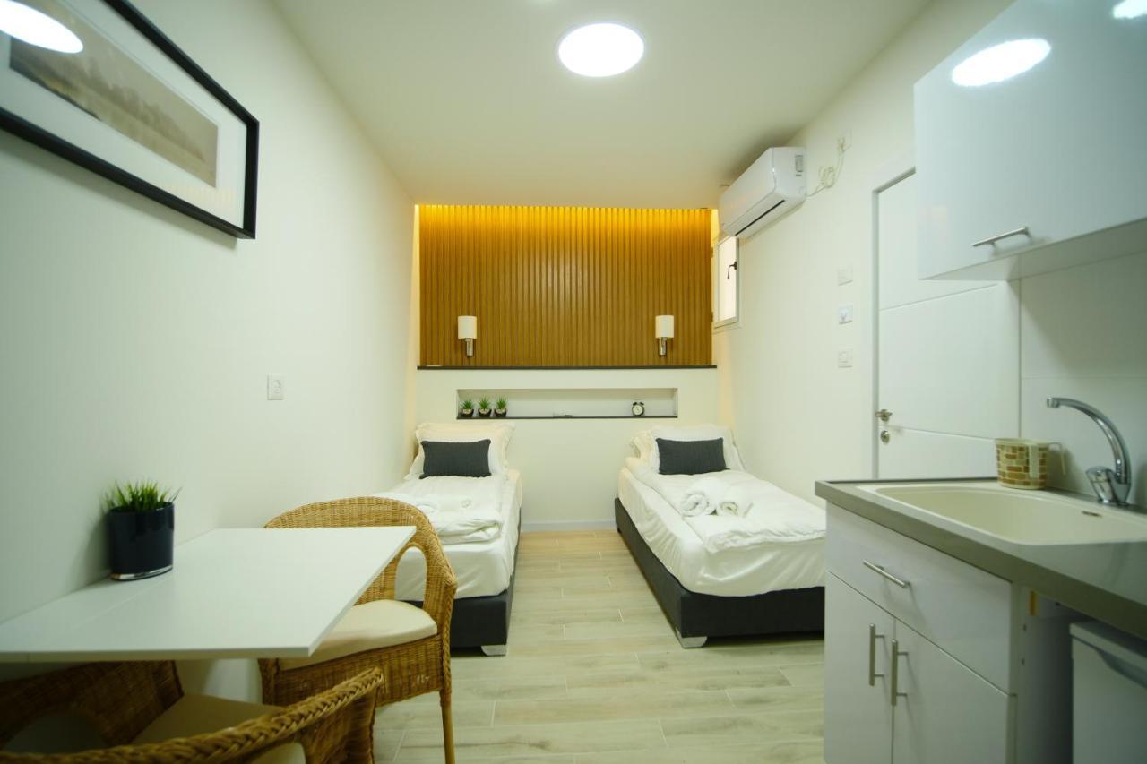 Exclusive Guest Room Bene Beraq Екстер'єр фото